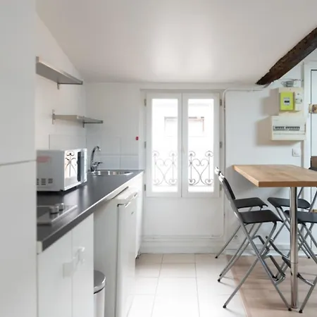 Attic With Exposed Beams Saint-Mandé